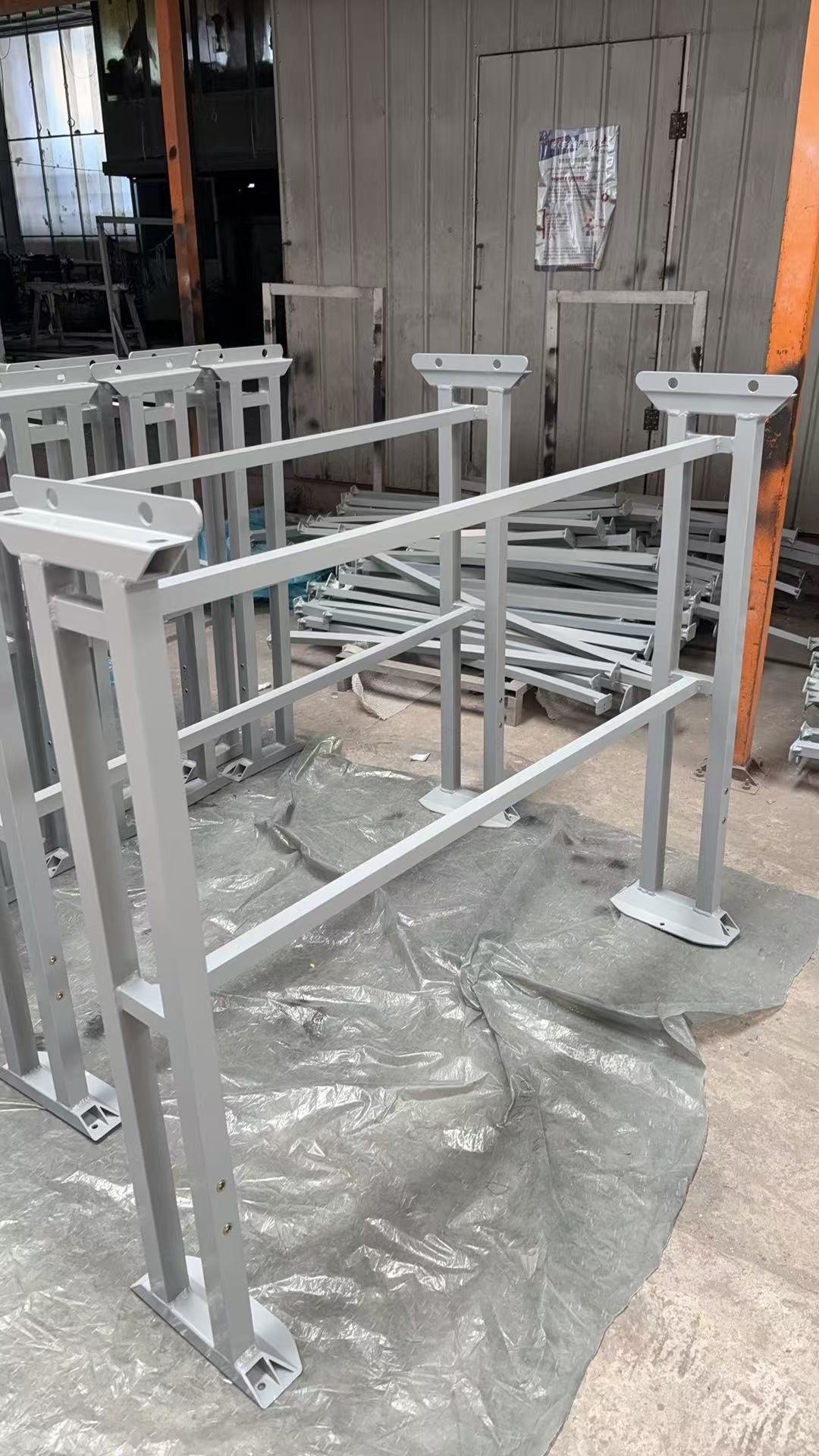 電動(dòng)車觀光車頂篷側(cè)支撐架